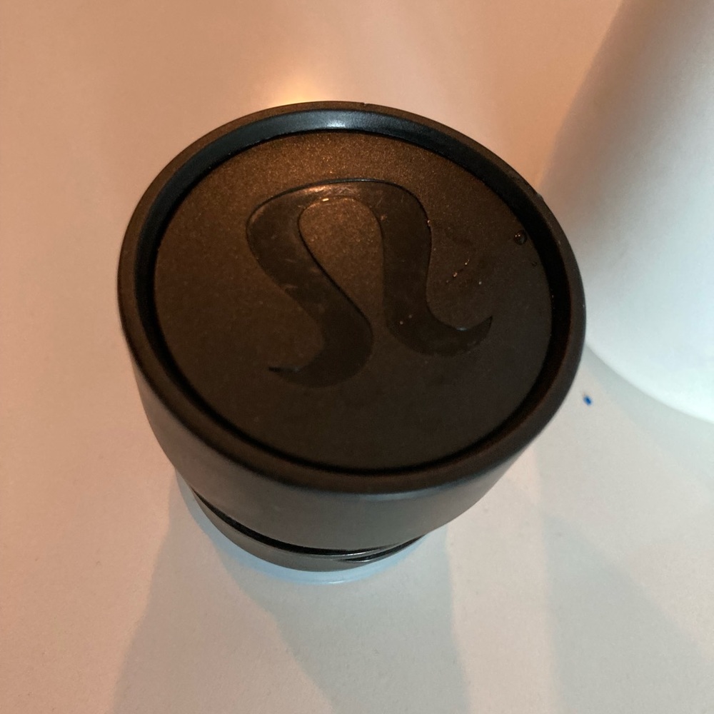 Lululemon Classic 19 oz. cold/hot insulated cup with screw lid - Picture 3 of 8